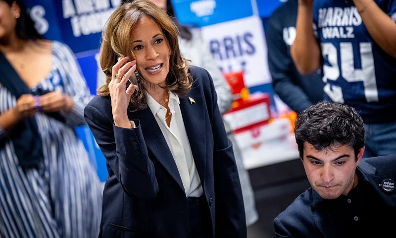 WASHINGTON, DC - NOVEMBER 05: Democratic presidential nominee, U.S. Vice President Kamala Harris drops by a phone bank event at the Democratic National Committee headquarters on Election Day November 05, 2024 in Washington, DC. Americans cast their ballots today in the presidential race between Republican nominee, former President Donald Trump and Harris, as well as multiple state elections that will determine the balance of power in Congress. (Photo by Andrew Harnik/Getty Images)