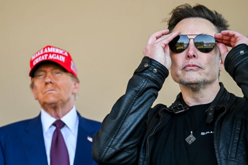 Trump Spends Thanksgiving With His Family And Elon Musk At Mar-A-Lago