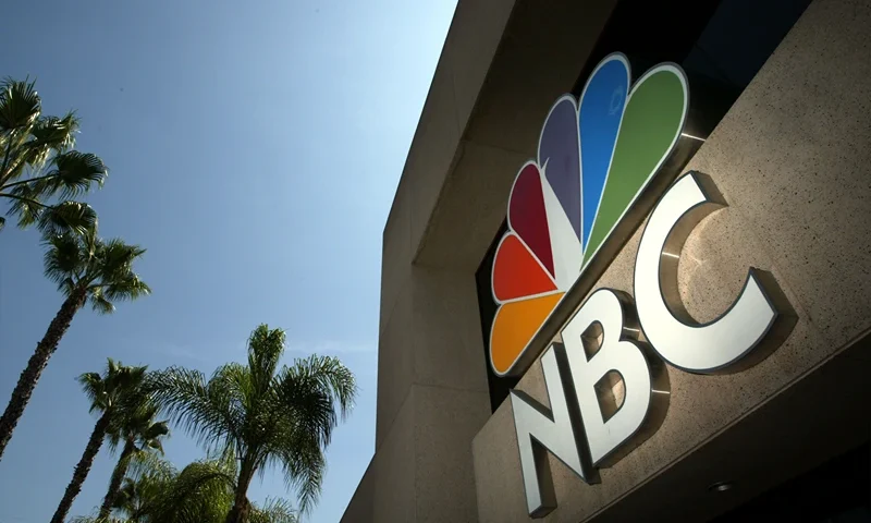BURBANK, CA - AUGUST 28: The NBC peacock logo is seen on the NBC studios building August 28, 2003 in Burbank, California. Paris-based Vivendi is in the final stages of a long and drawn-out auction of its U.S.-based media assets, collectively known as Vivendi Universal Entertainment, or VUE. NBC is an auction favorite. (Photo by David McNew/Getty Images)