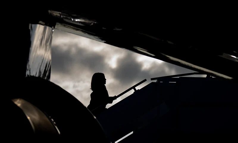 MILWAUKEE, WISCONSIN - NOVEMBER 2: Democratic presidential nominee, U.S. Vice President Kamala Harris boards her plane at Milwaukee Mitchell International Airport on November 2, 2024 in Milwaukee, Wisconsin. With three days until election day, Harris will head to rallies in Atlanta, Georgia and Charlotte, North Carolina. (Photo by Andrew Harnik/Getty Images)