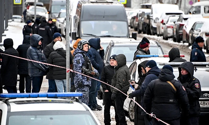 A view of the blast scene, which killed the commander of Russian armed forces' chemical, biological and radiation defence troops, Igor Kirillov, and his assistant, according to the Russian Investigative Committee, outside a residential building on Ryazansky Avenue in Moscow on December 17, 2024. (Photo by Alexander NEMENOV / AFP) (Photo by ALEXANDER NEMENOV/AFP via Getty Images)