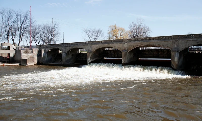 The Flint River is shown in downtown Flint April 20, 2016 in Flint, Michigan. Today, Attorney General Bill Schuette announced that he filed 13 felony charges and 5 misdemeanor charges against two state officials and one city official as a result of their actions in the City of Flint's lead water contamination crises. The officials are Stephen Busch, Michigan Department of Environmental Quality District 8 Water Supervisor, Michael Prysby, Michigan Department of Environmental Quality District 8 Water Engineer, and Michael Glasgow, City of Flint Laboratory and Water Quality Supervisor. (Photo by Bill Pugliano/Getty Images)
