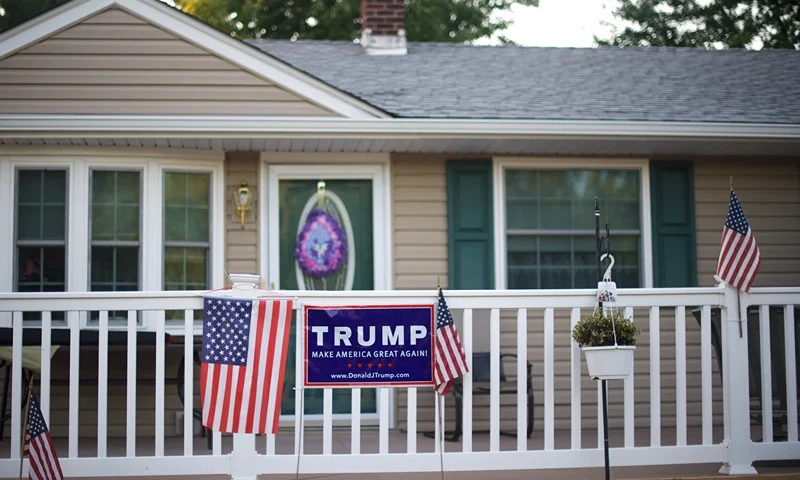 A residence displays a Donald Trump campaign sign less than a mile away from the venue where the Republican Presidential would hold a campaign event at the Aston Township Community Center on September 13, 2016 in Aston, Pennsylvania. Recent national polls show the presidential race is tightening with two months until the election. (Photo by Mark Makela/Getty Images)