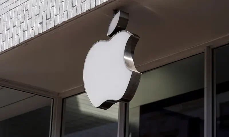 Logo of an Apple store is seen as Apple Inc. reports fourth quarter earnings in Washington, U.S., January 27, 2022. REUTERS/Joshua Roberts/File Photo
