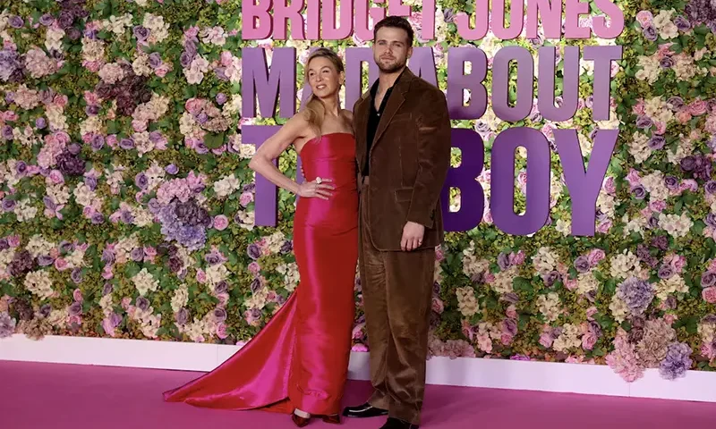 Cast members Renee Zellweger and Leo Woodall attend the world premiere of the film "Bridget Jones: Mad About the Boy" at Leicester Square in London, Britain, January 29, 2025. REUTERS/Isabel Infantes