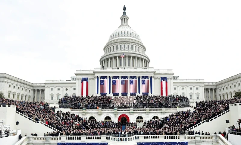 WASHINGTON, DC - JANUARY 20: President Donald Trump takes the oath of office from Supreme Court Chief Justice John Roberts on the West Front of the U.S. Capitol on January 20, 2017 in Washington, DC. In today's inauguration ceremony Donald J. Trump becomes the 45th president of the United States. (Photo by Alex Wong/Getty Images)