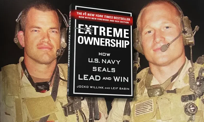 Book cover of Extreme Ownership by US Navy Seals Jocko Willink and Leif Babin.
