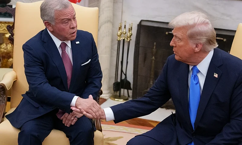 WASHINGTON, DC - FEBRUARY 11: U.S. President Donald Trump and Jordan's King Abdullah II bin Al-Hussein shake hands during a meeting in the Oval Office of the White House on February 11, 2025 in Washington, DC. The meeting with King Abdullah comes as Trump has proposed that the United States take an ownership position of Gaza, transferring millions of Palestinians to neighboring countries as the area is rebuilt and developed. (Photo by Andrew Harnik/Getty Images)