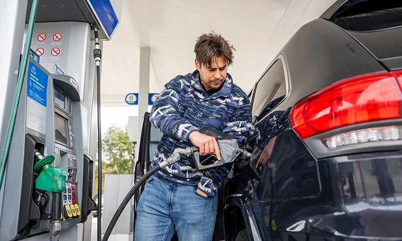 AUSTIN, TEXAS - FEBRUARY 13: A customer pumps gas at a Chevron gas station on February 13, 2025 in Austin, Texas. Climbing oil prices are projected to lead to a further increase in gas prices nationwide. Analysts are attributing the rising costs in part to inflation, refineries undergoing maintenance work and President Trump's more aggressive posture on Iran, after announcing plans to revive the “maximum pressure” campaign against the country, which seeks to bring Iran's crude oil sales to zero. (Photo by Brandon Bell/Getty Images)