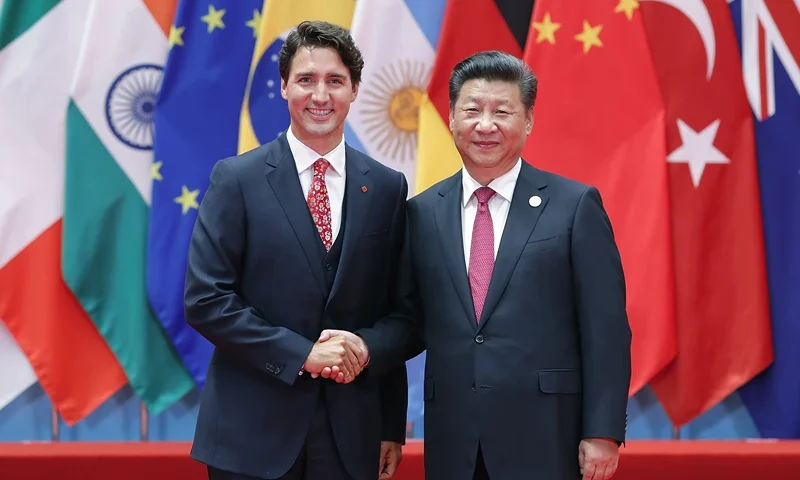 HANGZHOU, CHINA - SEPTEMBER 04: Chinese President Xi Jinping (right) shakes hands with Canadian Prime Minister Justin Trudeau to the G20 Summit on September 4, 2016 in Hangzhou, China. World leaders are gathering in Hangzhou for the 11th G20 Leaders Summit from September 4 to 5. (Photo by Lintao Zhang/Getty Images)