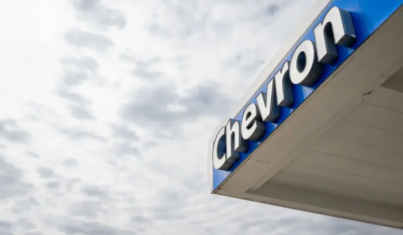 AUSTIN, TEXAS - FEBRUARY 13: The Chevron gas station logo is seen on February 13, 2025 in Austin, Texas. Climbing oil prices are projected to lead to a further increase in gas prices nationwide. Analysts are attributing the rising costs in part to inflation, refineries undergoing maintenance work and President Trump's more aggressive posture on Iran, after announcing plans to revive the “maximum pressure” campaign against the country, which seeks to bring Iran's crude oil sales to zero. (Photo by Brandon Bell/Getty Images)