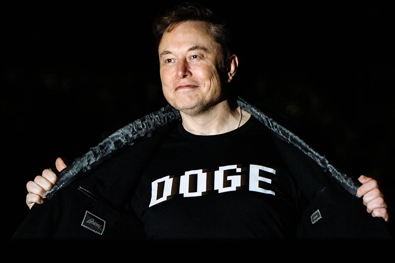 WASHINGTON, DC - MARCH 9: White House Senior Advisor Elon Musk walks to the White House after landing in Marine One on the South Lawn with U.S. President Donald Trump (not pictured) on March 9, 2025 in Washington, DC. Trump was returning to the White House after spending the weekend at Mar-a-Lago, his private club in Florida. (Photo by Samuel Corum/Getty Images)