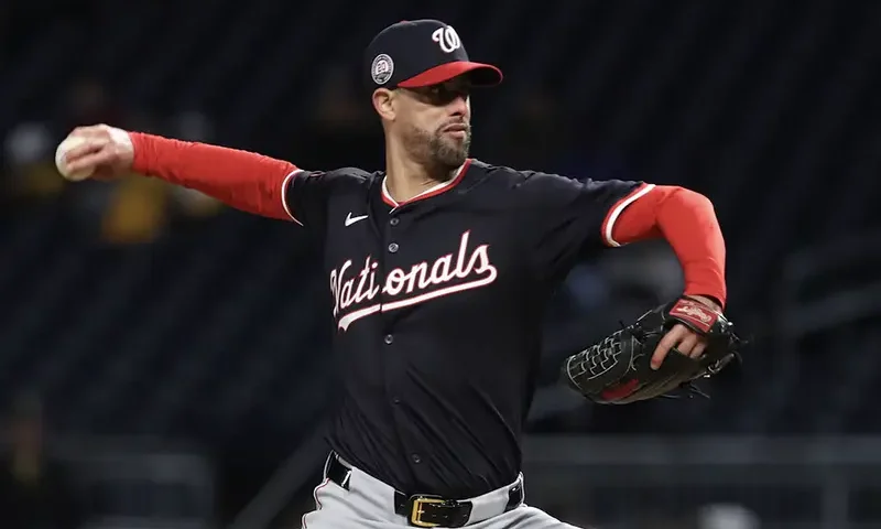 Washington Nationals relief pitcher Jorge Lopez (21) pitches against the Pittsburgh Pirates during the seventh inning at PNC Park. Mandatory Credit: Charles LeClaire-Imagn Images/ File Photo