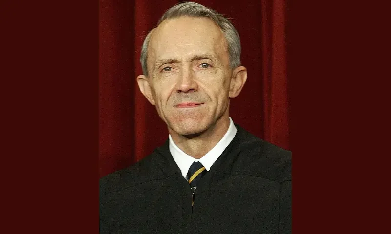 US Supreme Court Associate Justice David H. Souter poses for a picture at the US Supreme Court December 5, 2003 in Washington, DC. (Photo by Mark Wilson/Getty Images)