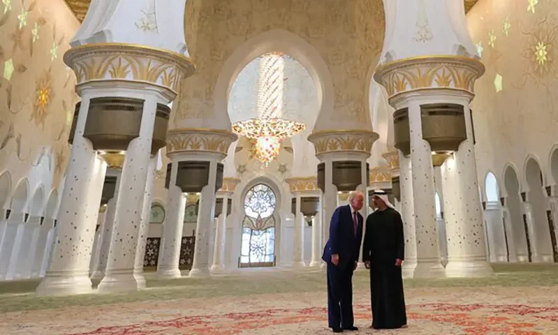 U.S. President Donald Trump tours the Sheikh Zayed Grand Mosque with Crown Prince Sheikh Khaled bin Mohamed Al Nahyan during a visit to Abu Dhabi, United Arab Emirates, May 15, 2025. REUTERS/Brian Snyder