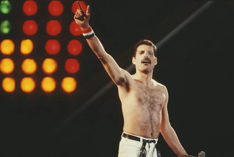 British singer Freddie Mercury (1946 - 1991) of rock band Queen in concert at Leeds Football Club, UK, 29th May 1982. (Photo by Keystone/Hulton Archive/Getty Images)