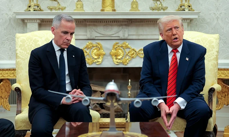 WASHINGTON, DC - MAY 06: U.S. President Donald Trump (R) meets with Canadian Prime Minister Mark Carney in the Oval Office at the White House on May 6, 2025 in Washington, DC. Carney, who was elected into office last week, is expected to meet with President Trump to discuss trade and the recent tariffs imposed on Canada. (Photo by Anna Moneymaker/Getty Images)