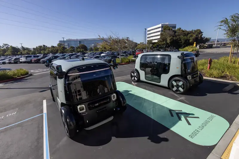Zoox, a self-driving vehicle owned by Amazon, is seen at the company's Headquarters during a test drive in Foster City, California, U.S. October 15, 2024. REUTERS/Carlos Barria/File Photo