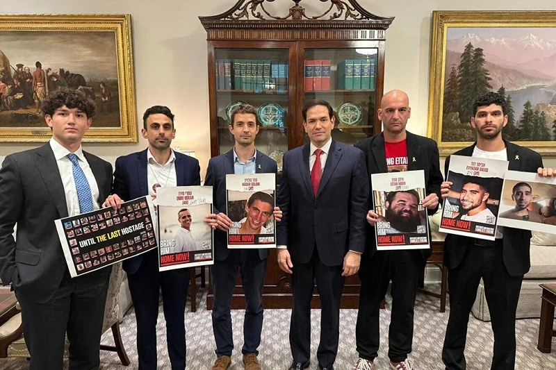 (Photo via: The Hostage and Missing Families Forum)