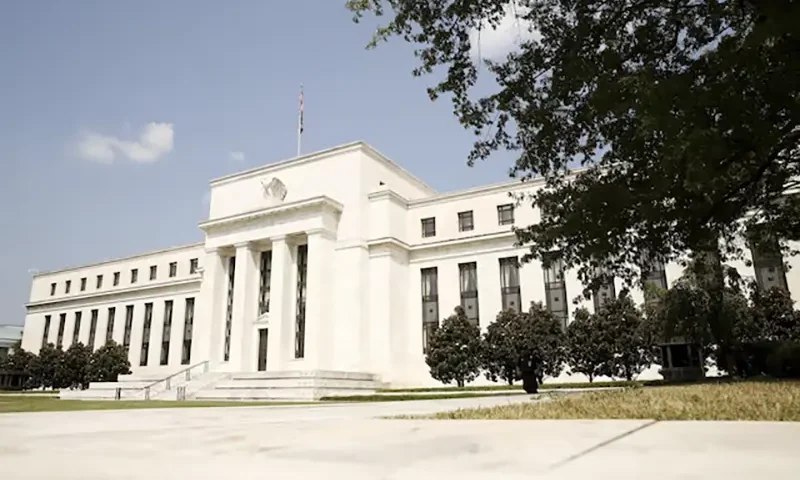 The Federal Reserve building in Washington September 1, 2015. REUTERS/Kevin Lamarque/File Photo