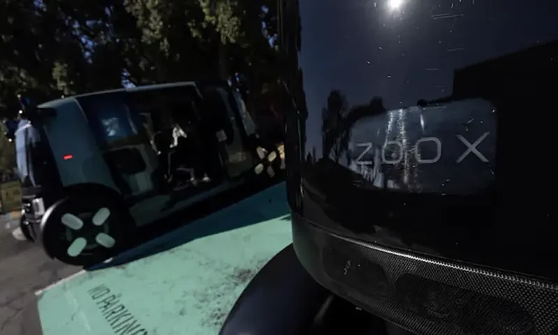 Zoox, a self-driving vehicle owned by Amazon, is seen at the company's Headquarters during a test drive in Foster City, California, U.S. October 15, 2024. REUTERS/Carlos Barria/ File Photo