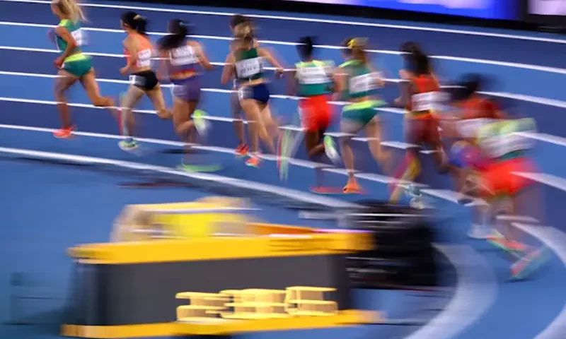 General view during the women's 3000m final REUTERS/Issei Kato/ File Photo