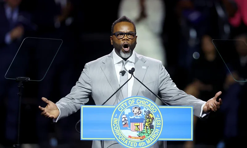 CHICAGO, ILLINOIS - MAY 15: Chicago Mayor Brandon Johnson speaks to guests after taking the oath of office on May 15, 2023 in Chicago, Illinois. Johnson, a former school teacher and union organizer, replaces outgoing Mayor Lori Lightfoot. (Photo by Scott Olson/Getty Images)