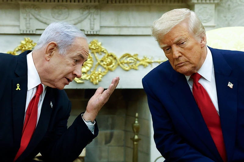 WASHINGTON, DC - APRIL 07: Israeli Prime Minister Benjamin (L) talks to U.S. President Donald Trump during a meeting in the Oval Office of the White House on April 7, 2025 in Washington, DC. President Trump is meeting with Netanyahu to discuss ongoing efforts to release Israeli hostages from Gaza and newly imposed U.S. tariffs. (Photo by Kevin Dietsch/Getty Images)