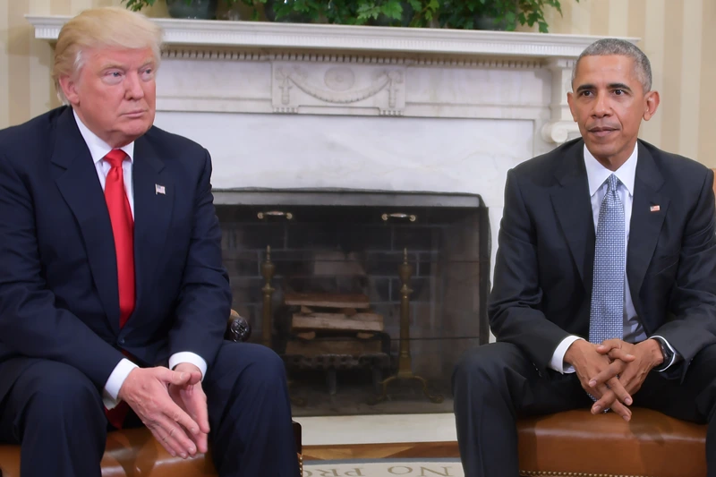 US President Barack Obama meets with President-elect Donald Trump to update him on transition planning in the Oval Office at the White House on November 10, 2016 in Washington,DC. / AFP / JIM WATSON (Photo credit should read JIM WATSON/AFP via Getty Images)