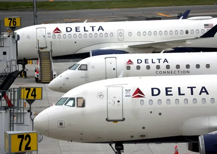 Delta Airlines passenger jets are pictured outside the newly completed 1.3 million-square foot $4 billion Delta Airlines Terminal C at LaGuardia Airport in the Queens borough of New York City, New York, U.S., June 1, 2022. REUTERS/Mike Segar/File Photo