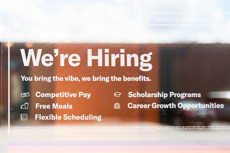 Dept. of Labor: U.S. unemployment claims drop, remaining in ‘healthy’ range