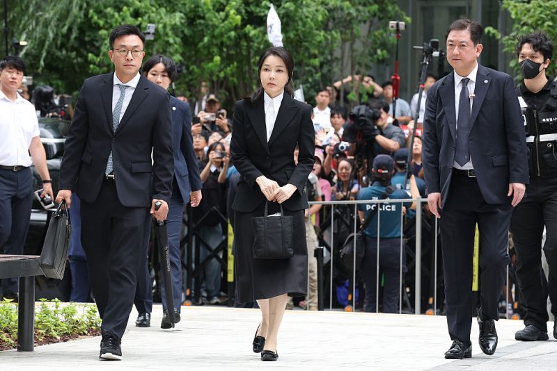 Fmr South Korean first lady imprisoned alongside husband over corruption charges