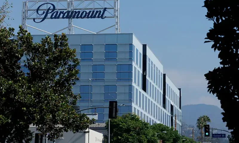 A Paramount logo is shown on the top of a building in Hollywood in Los Angeles, California, U.S., August 5, 2025. REUTERS/Mike Blake/File photo