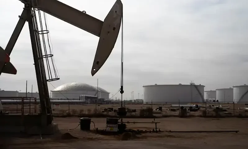 A pump jack operates near a crude oil reserve in the Permian Basin oil field near Midland, Texas, U.S. February 18, 2025. REUTERS/Eli Hartman/File Photo