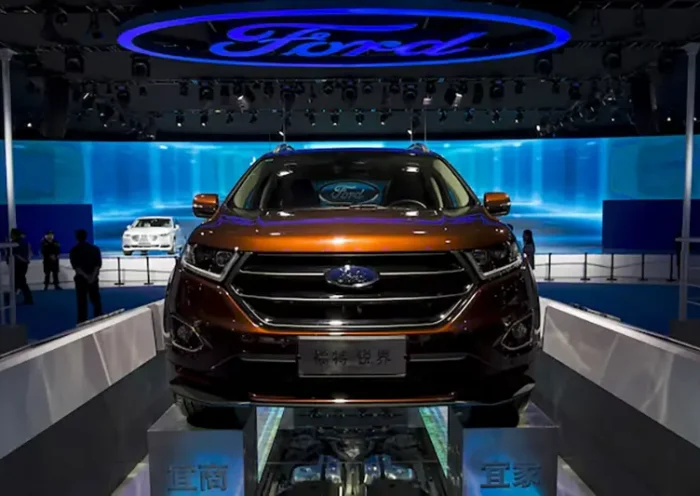 A Ford Edge SUV is seen at the 13th China (Guangzhou) International Automobile Exhibition in Guangzhou, China November 20, 2015. REUTERS/Tyrone Siu/File Photo