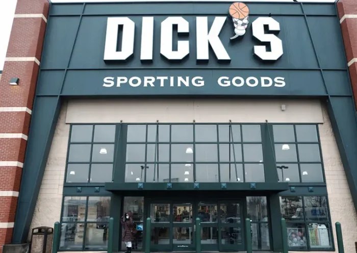 A Dick’s Sporting Goods store stands in Staten Island on March 09, 2022 in New York City. (Photo by Spencer Platt/Getty Images)