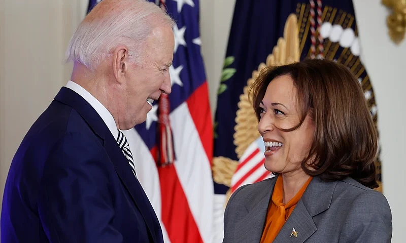 WASHINGTON, DC - OCTOBER 30: U.S. Vice President Kamala Harris introduces President Joe Biden during an event about their administration's work to regulate artificial intelligence in the East Room of the White House on October 30, 2023 in Washington, DC. President Biden issued a new executive order on Monday, directing his administration to create a new chief AI officer, track companies developing the most powerful AI systems, adopt stronger privacy policies and "both deploy AI and guard against its possible bias," creating new safety guidelines and industry standards. (Photo by Chip Somodevilla/Getty Images)