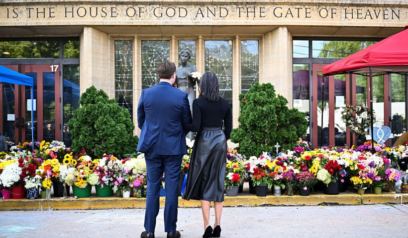 MINNEAPOLIS, MINNESOTA - SEPTEMBER 3: U.S. Vice President JD Vance and second lady Usha Vance pay their respects to victims of the Annunciation Catholic Church shooting on September 3, 2025 in Minneapolis, Minnesota. The shooting left two students dead and many more wounded. (Photo by Alex Wroblewski-Pool/Getty Images)