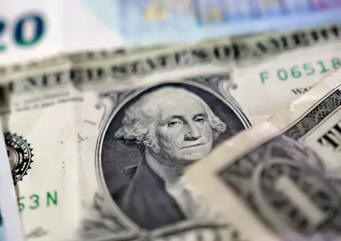 U.S. dollar banknotes are seen in this illustration taken May 4, 2025. REUTERS/Dado Ruvic/Illustration/File Photo