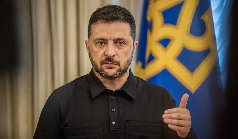 KYIV, UKRAINE - SEPTEMBER 27: Ukraine's President Volodymyr Zelensky speaks to journalists and answers questions in Ukraine's Presidential Office after retuning from the US where he met with U.S. President Donald Trump and spoke at the United Nations General Assembly, on September 27, 2025 in Kyiv, Ukraine. (Photo by Ed Ram/Getty Images)