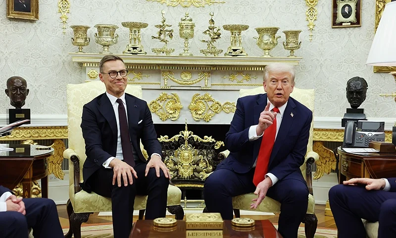 WASHINGTON, DC - OCTOBER 09: U.S. President Donald Trump (R) and Finland President Alexander Stubb meet in the Oval Office at the the White House White House on October 09, 2025 in Washington, DC. Stubb and Trump met to discuss bilateral trade, defense policy and the war in Ukraine. (Photo by Anna Moneymaker/Getty Images)