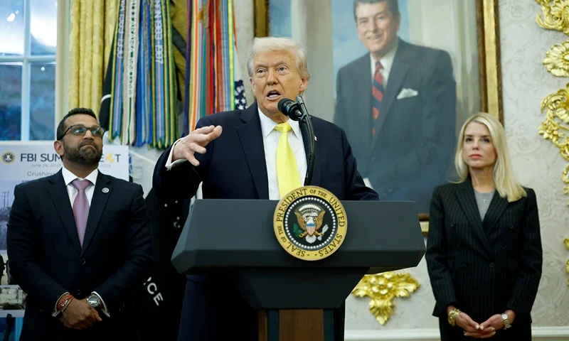 WASHINGTON, DC - OCTOBER 15: U.S. President Donald Trump speaks as Federal Bureau of Investigation Director Kash Patel (L) and U.S. Attorney General Pam Bondi look on during a press conference in the Oval Office of the White House on October 15, 2025 in Washington, DC. Trump and Patel provided an update on the Trump administration’s progress in reducing violent crime. (Photo by Kevin Dietsch/Getty Images)
