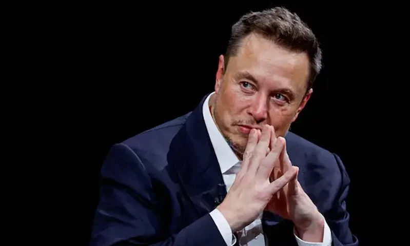 Elon Musk, Chief Executive Officer of SpaceX and Tesla, gestures as he attends the Viva Technology conference dedicated to innovation and startups at the Porte de Versailles exhibition centre in Paris, France, June 16, 2023. REUTERS/Gonzalo Fuentes/File Photo