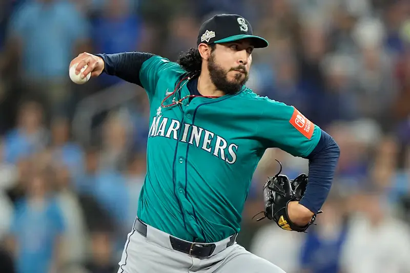 Seattle Mariners pitcher Andres Munoz (75) pitches in the ninth inning against the Toronto Blue Jays during game one of the ALCS round for the 2025 MLB playoffs at Rogers Centre. Mandatory Credit: John E. Sokolowski-Imagn Images
