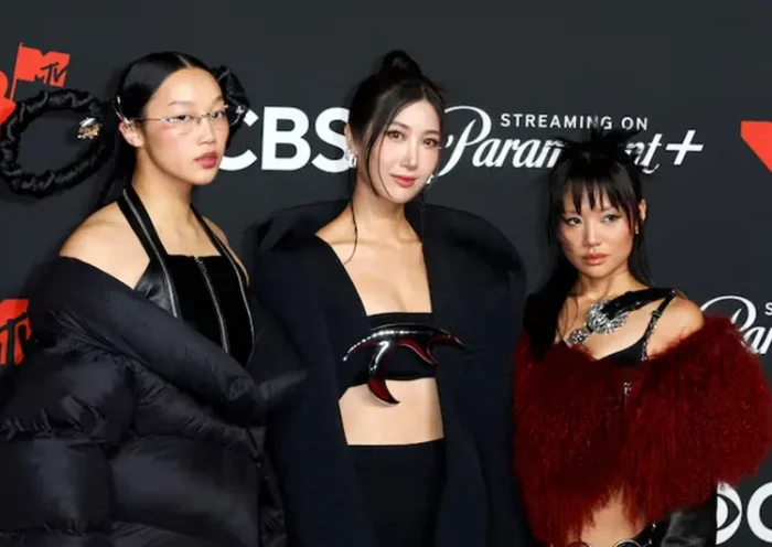 HUNTR/X poses on the red carpet at the 2025 MTV Video Music Awards in Elmont, New York, U.S., September 7, 2025. REUTERS/Kylie Cooper/File Photo