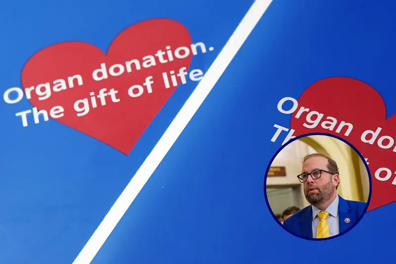 Two organ donor application leaflets are shown in London to illustrate the current moves by the British Government to propose a way to tackle the current organ shortage, 16 January 2008. Under the suggested plans, 14 recommendations will be proposed to boost donation by 50 percent within five years, creating 24-hour organ retrieval teams and employing twice as many transplant coordinators but stopping short of the previously suggested idea of "presumed consent" rather than opting in to the system. AFP PHOTO/LEON NEAL (Photo credit should read Leon Neal/AFP via Getty Images) / House Ways and Means Committee Chairman Rep. Jason Smith (R-MO) leaves the office of Speaker of the House Mike Johnson (R-LA) on Capitol Hill on November 17, 2025 in Washington, DC. The House is now expected to vote as early as Tuesday to compel the release of investigative records related to Jeffrey Epstein, a move now expected to pass easily after U.S. President Donald Trump reversed his long-standing opposition. (Photo by Andrew Harnik/Getty Images)