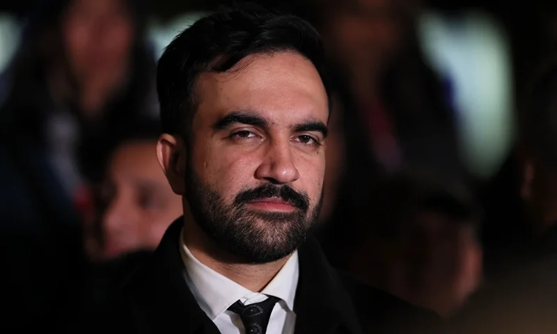 NEW YORK, NEW YORK - NOVEMBER 03: New York Mayoral Candidate Zohran Mamdani attends a campaign event at Dutch Kills Playground on November 03, 2025 in the Astoria neighborhood of the Queens borough in New York City. On the eve of Election Day, Mamdani was joined by elected officials as he spoke during a volunteer canvass launch in Astoria. Mamdani, who leads in the polls and is the front runner in the mayoral election, is running against Independent New York City mayoral candidate Andrew Cuomo and Republican mayoral candidate Curtis Sliwa. More than 735,000 people have voted early, according to the Board of Elections, more than four times as many as in the 2021 contest. (Photo by Michael M. Santiago/Getty Images)