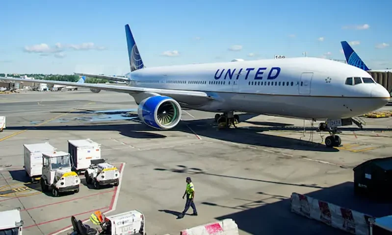 United Airlines planes are seen at the tarmac at Newark International Airport in Newark, New Jersey, U.S., May 7, 2025. REUTERS/Eduardo Munoz