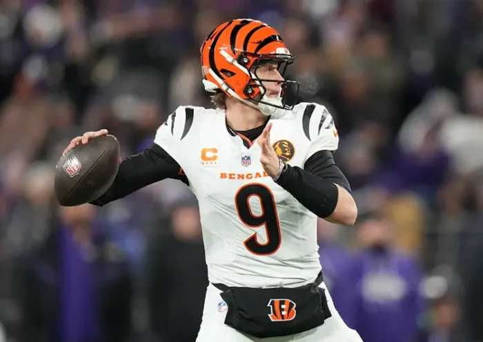 Cincinnati Bengals quarterback Joe Burrow throws a pass during the first half of an NFL football game against the Baltimore Ravens, Thursday, Nov. 27, 2025, in Baltimore. (AP Photo/Stephanie Scarbrough)
