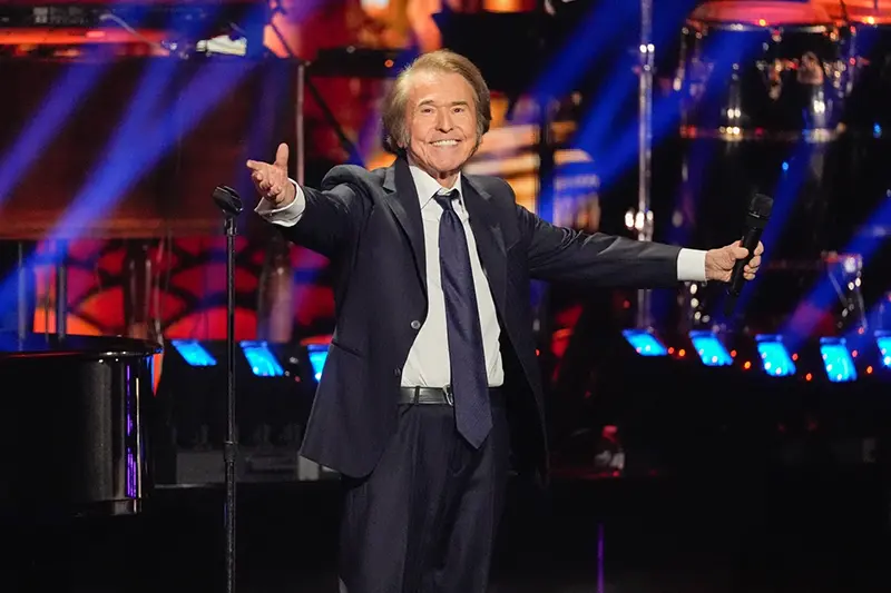Raphael, recipient of the Person of the Year Award, performs during the 2025 Latin Grammys on Thursday, Nov. 13, 2025, at MGM Grand in Las Vegas. (AP Photo/Chris Pizzello)